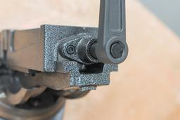 Тиски станочные Stalex QHK160 - 5